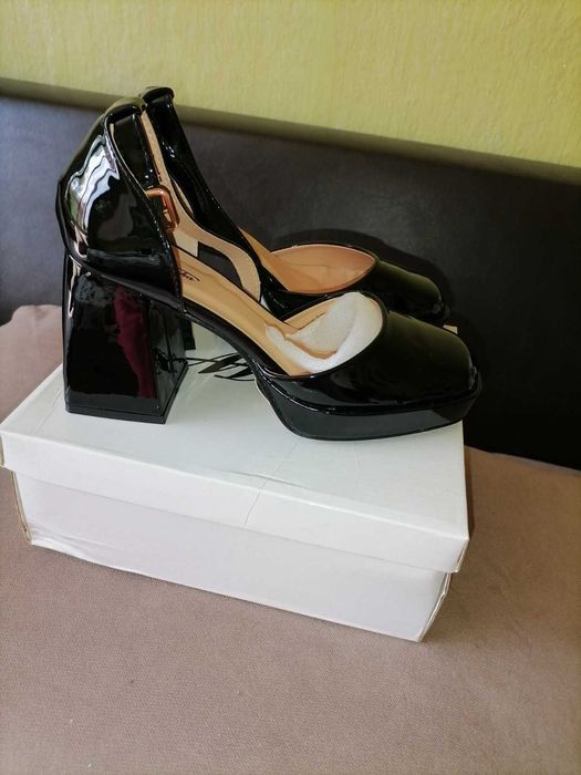 Страхотни нови обувки на ниски цени