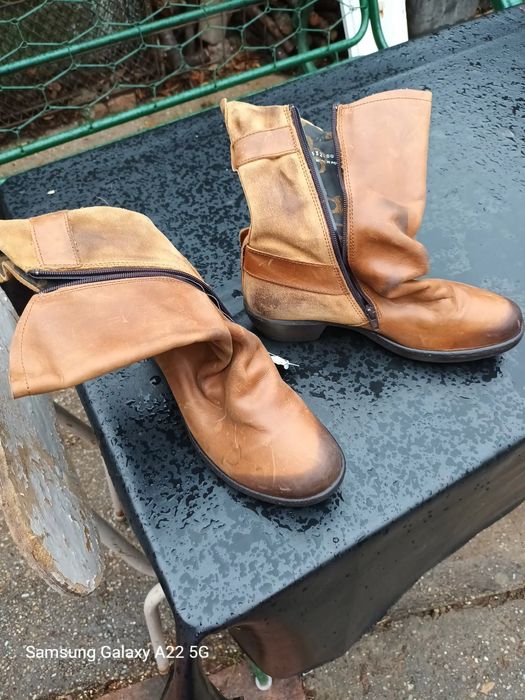 Cizme noi aduse din Anglia