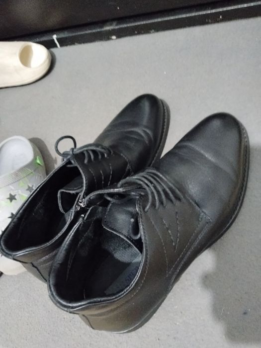 Продам ботинки мужские