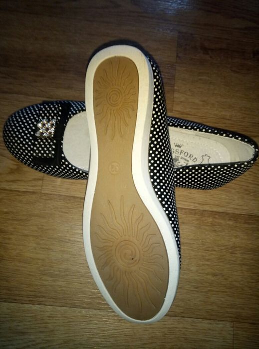 Продам обувь для девочек