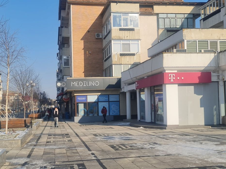 Închiriez spațiu comercial!