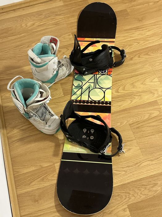 Snowboard Salomon 142 cm + Legaturi snowboard Salomon + Boots