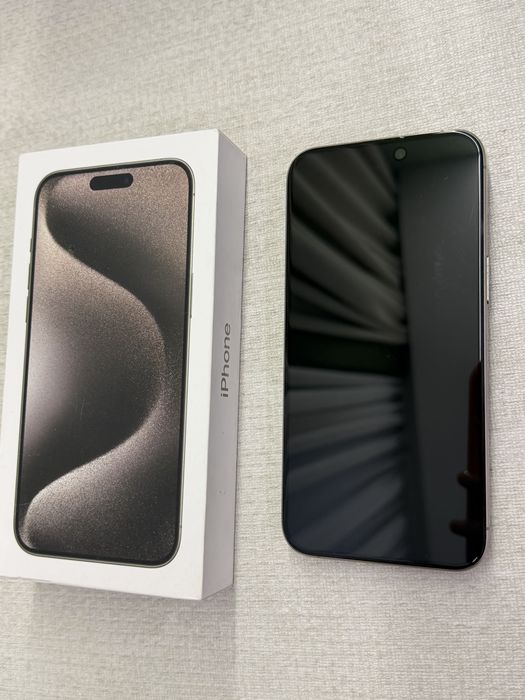 Iphone 15 pro max, заряд 93%