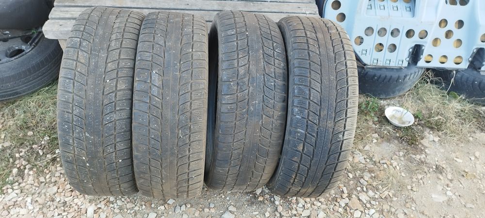 Резина Triangle Snow Lion 235/65 R17