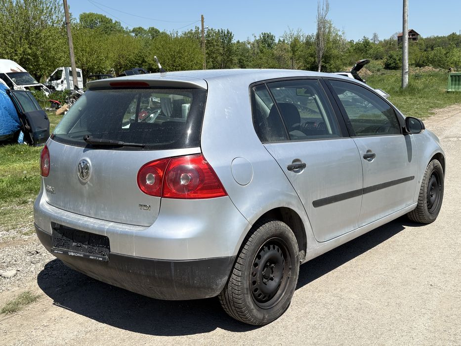 Golf V 1.9 TDI На части