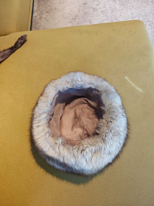 set căciulă cu guler vulpe polară