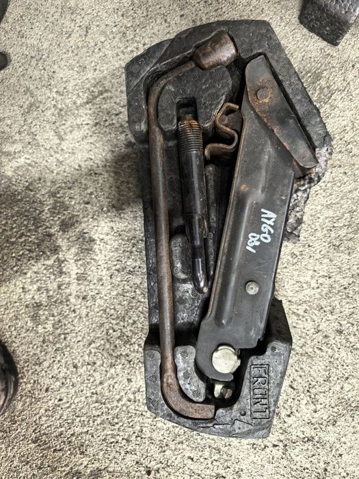 Крик за Toyota Aygo