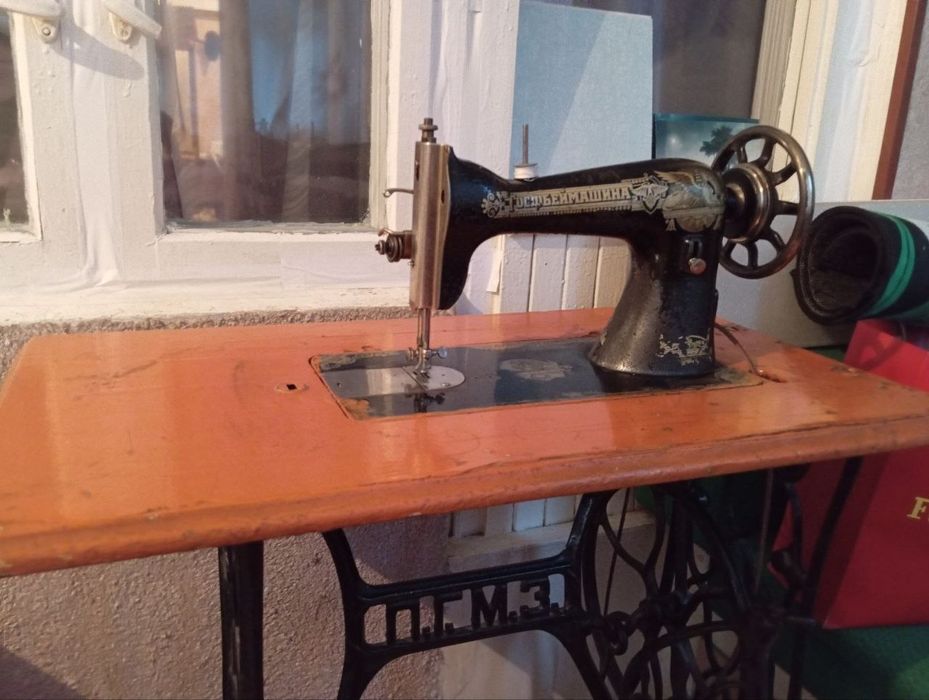 Швейная машинка зингер