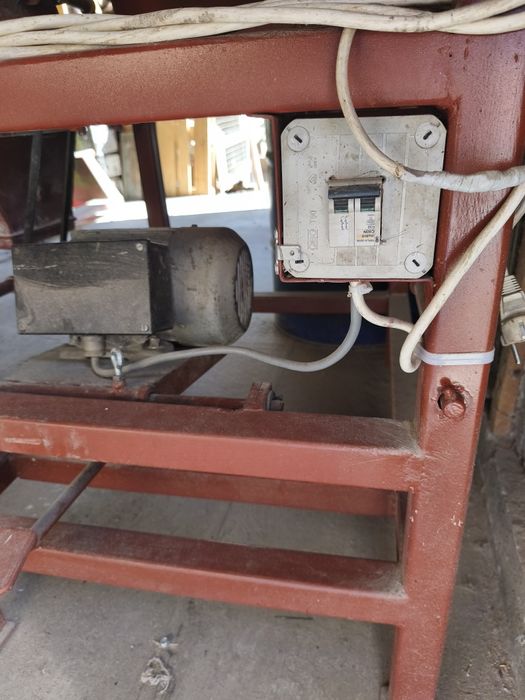 Moara cu ciocanele și Circular