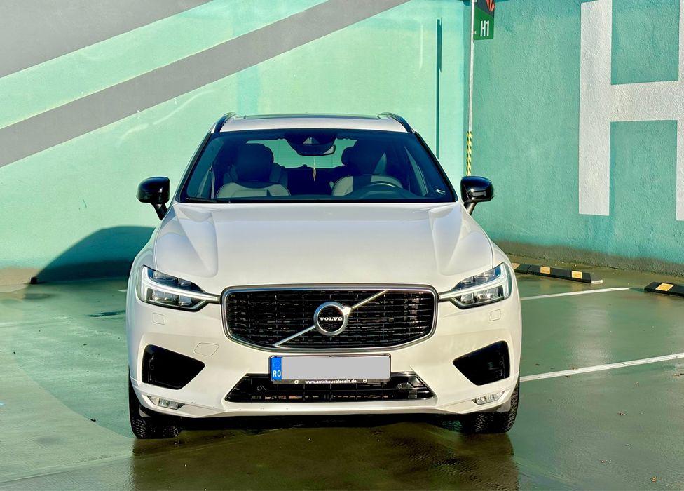 Volvo XC60 4X4 R-DESIGN Crystal White