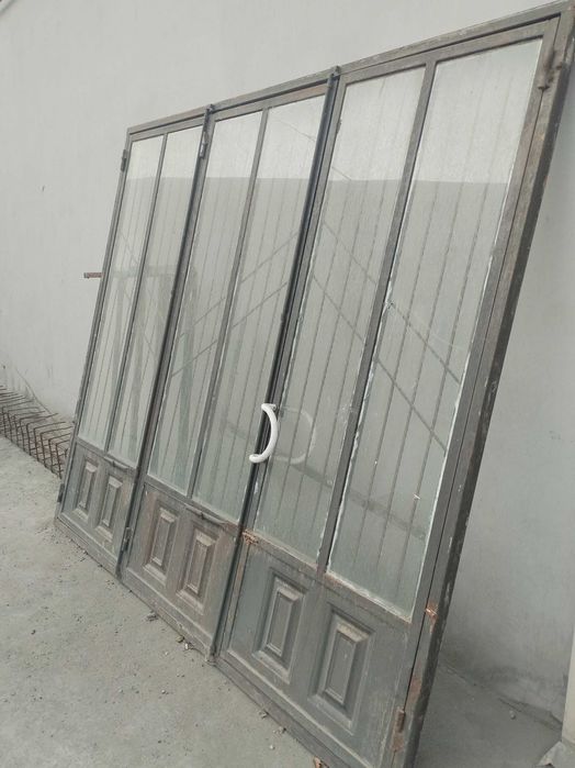 Эшик темирдан ясалган