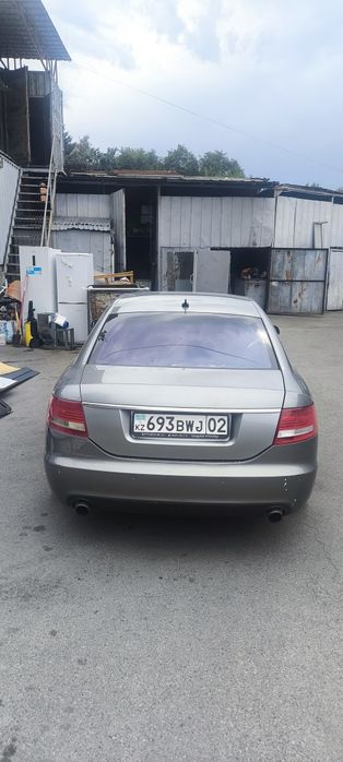 Audi A6 quattro 3.2