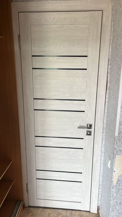 Продам меж комнатные двевери