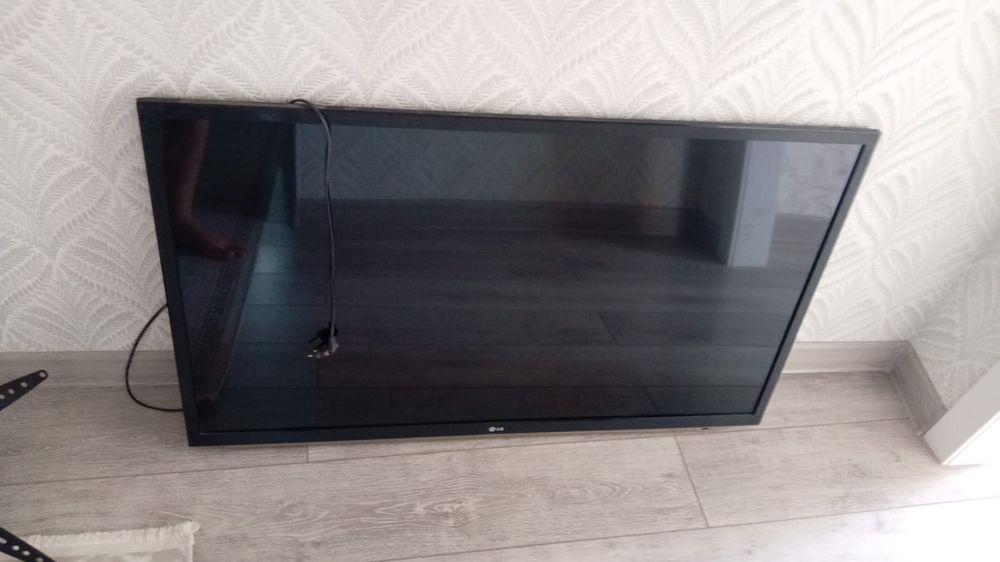 Телевизор LG 47LM580T
