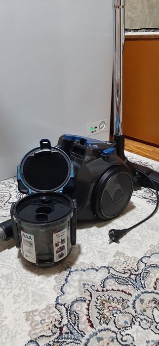 Пылесос Bosch Cleanń  Allergy ( без мешка )