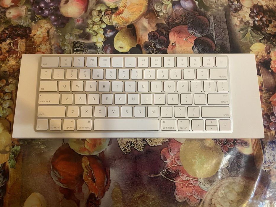 клавиаутра apple