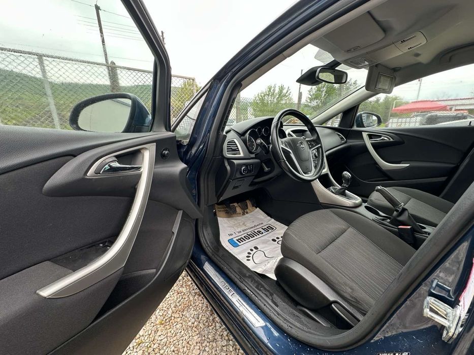 Opel Astra  1.4i 101hp