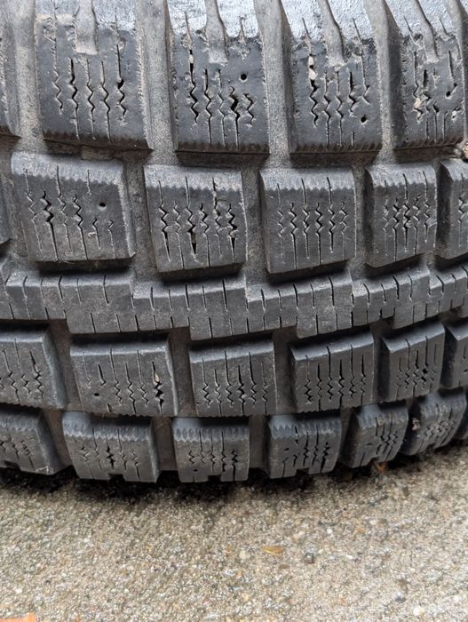 Комплект зимни гуми 5бр за Мицубиши L 200 и Padjero