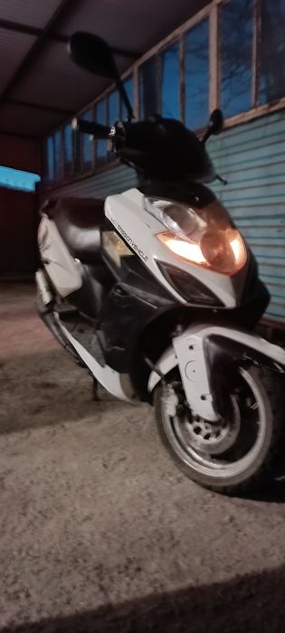 Скутер рэйсер 80