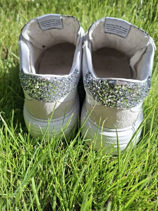 Страхотни дамски кецове с брокат Bianki