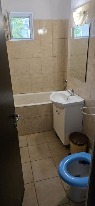 Inchiriez apartanent 2 camere decomandat