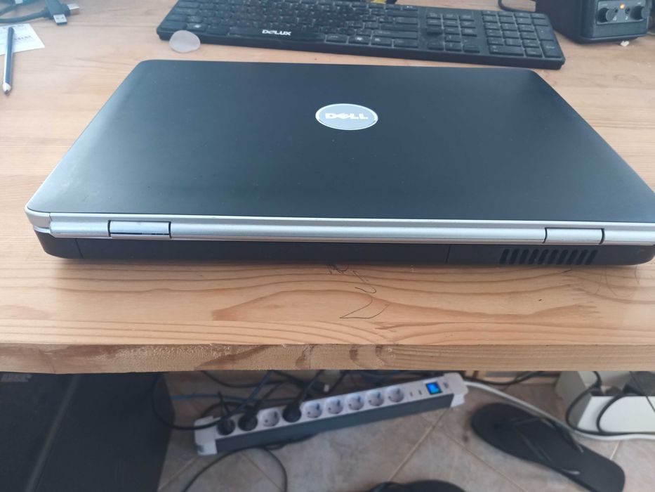 лаптоп DELL Inspiron 1525