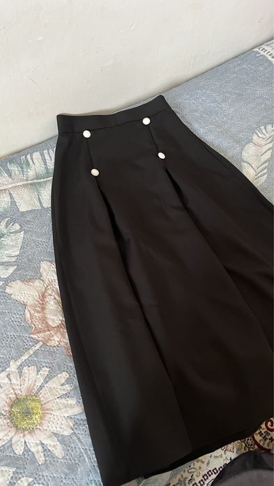 новая черная юбка