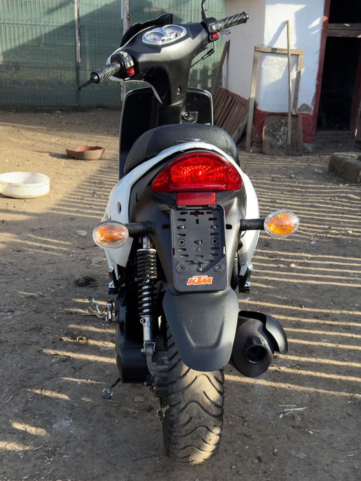 Scuter ride paradise