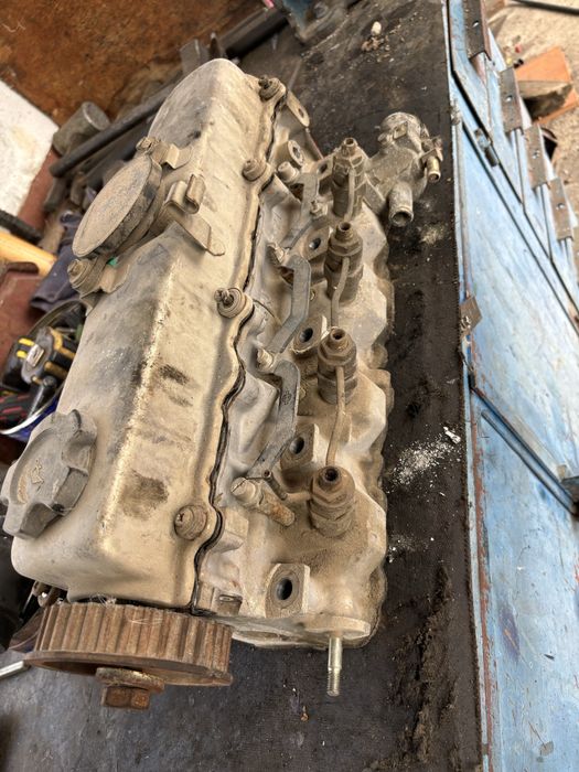 Глава Нисан Примера 2.0 дизел Р10.Глава блок колянов вал