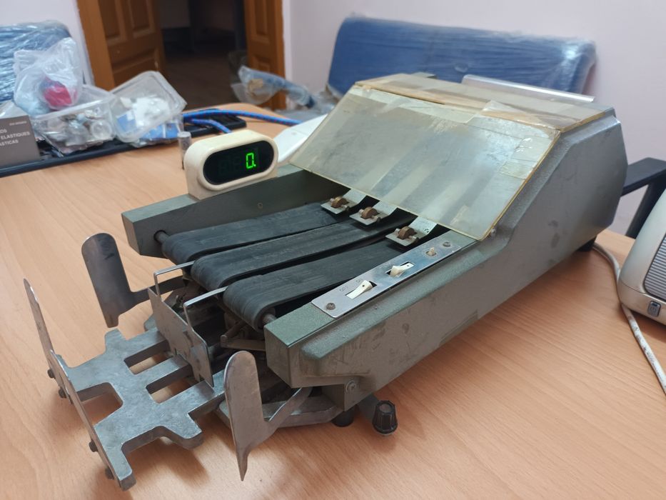 Банкнотоброячна машина.Ретро