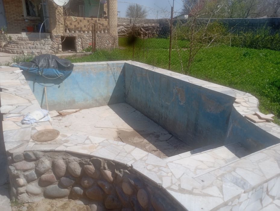 Обшивка бассейнов ПВХ материалом , доставка установка