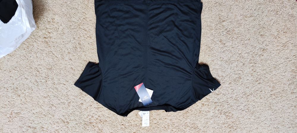 Спортивная футболка Reebok размер М