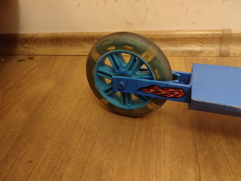 Запазена детска тротинетка с две колела