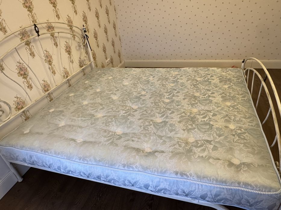 Продам матрац в хорошем состоянии