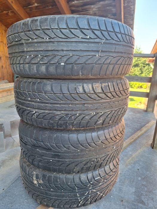 Vând cauciucuri în stare foarte bună