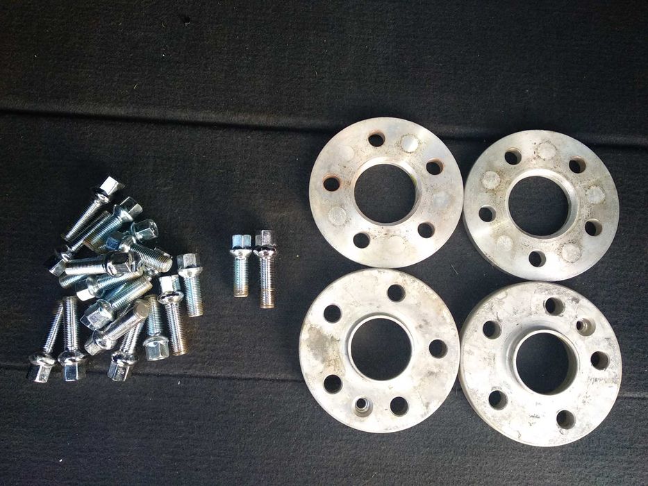 Фланци с болтове 5х100