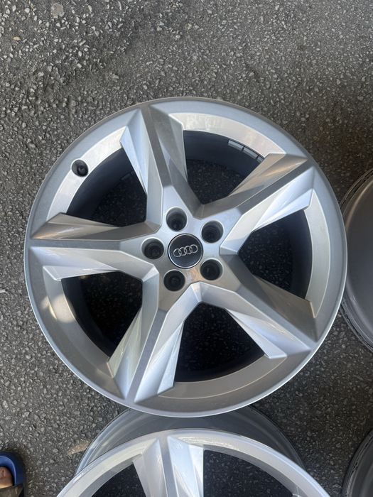 Оригинални Лети Джанти за Audi 4M — 19" 5x112 8J ET28 (4M0601025F)
