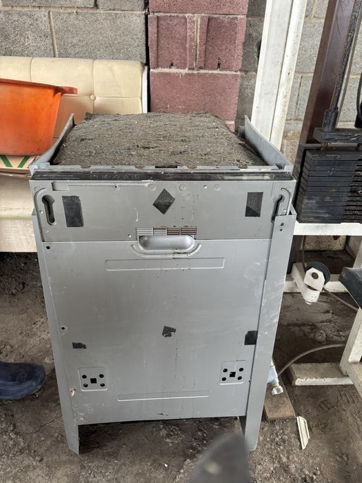 Продам встроенную посудамойку Кайзер