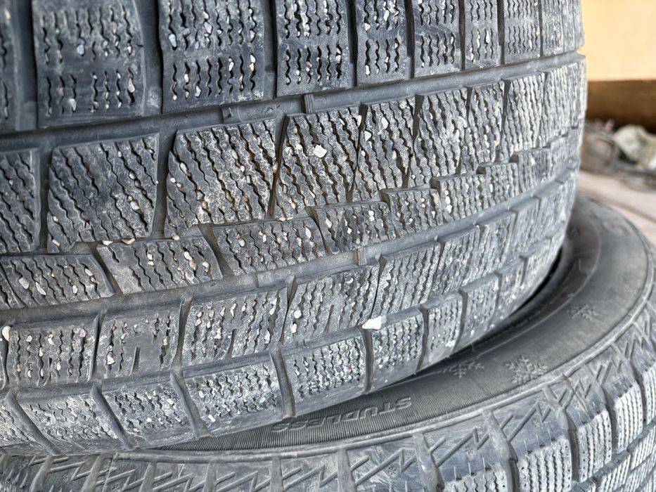 продам шины 215/55/17