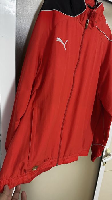 Vand bluza de ttening Puma , model deosebit