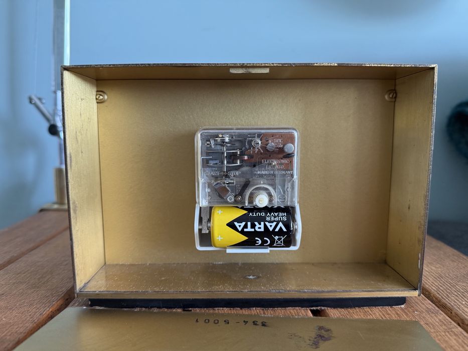 Настолен часовник / Junghans / 60-те