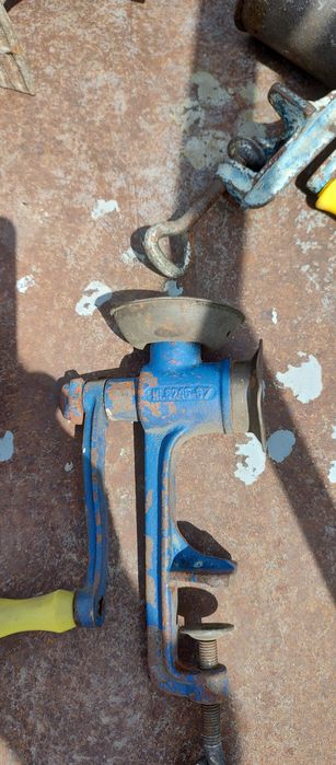 Vand masina de tocat veche, lot de 100 bucăți