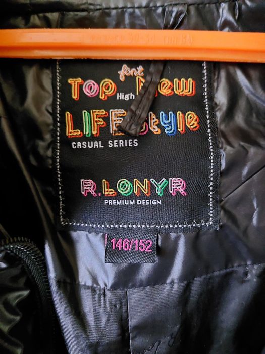 Куртка демисезонная на девочку-подростка