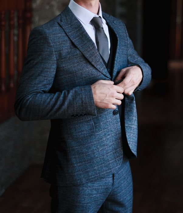 Продам костюм тройку