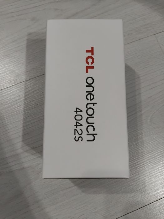TCL чисто нов телефон