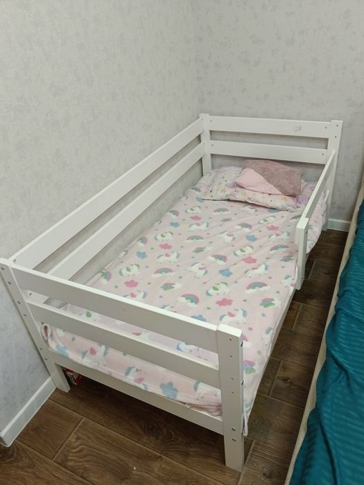 Продам детскую кроватку
