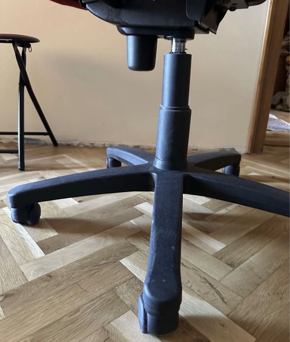 Офис стол:Dormeas smart, червен