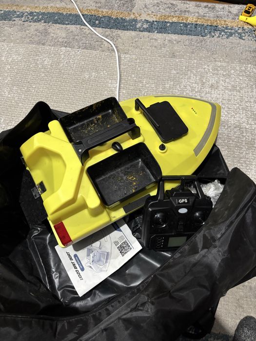 Кораблик прикормочный