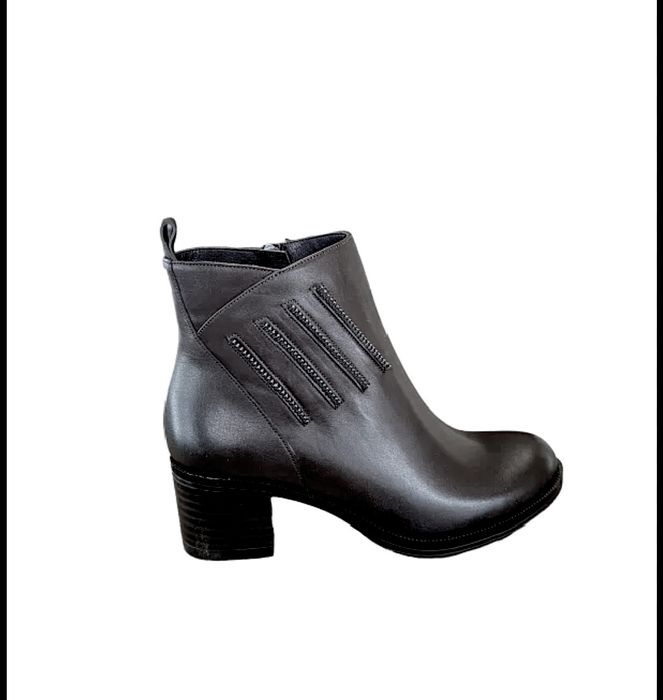 Кожаные сапожки Venus