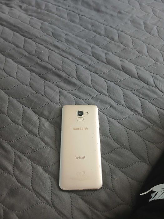Samsung Galaxy J6 (много запазен)